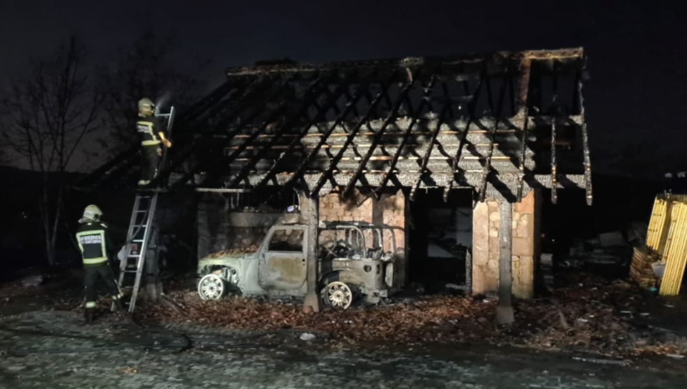  Imagen de la vivienda calcinada | Foto- 112