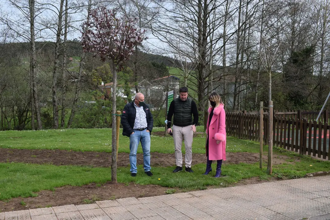 Visita de la parcela p&uacute;blica donde se construir&aacute; un nuevo campo de f&uacute;tbol 7