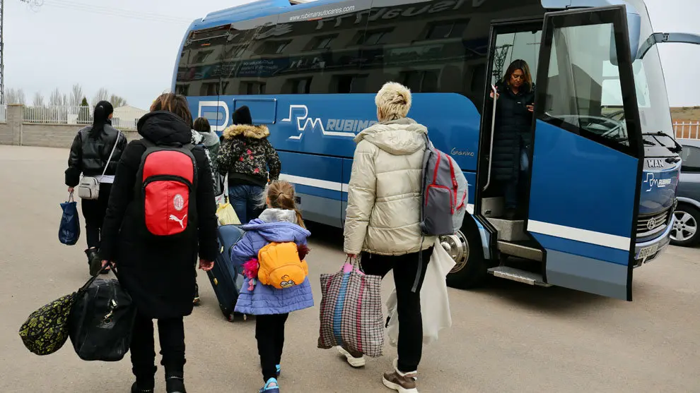 Varias personas refugiadas