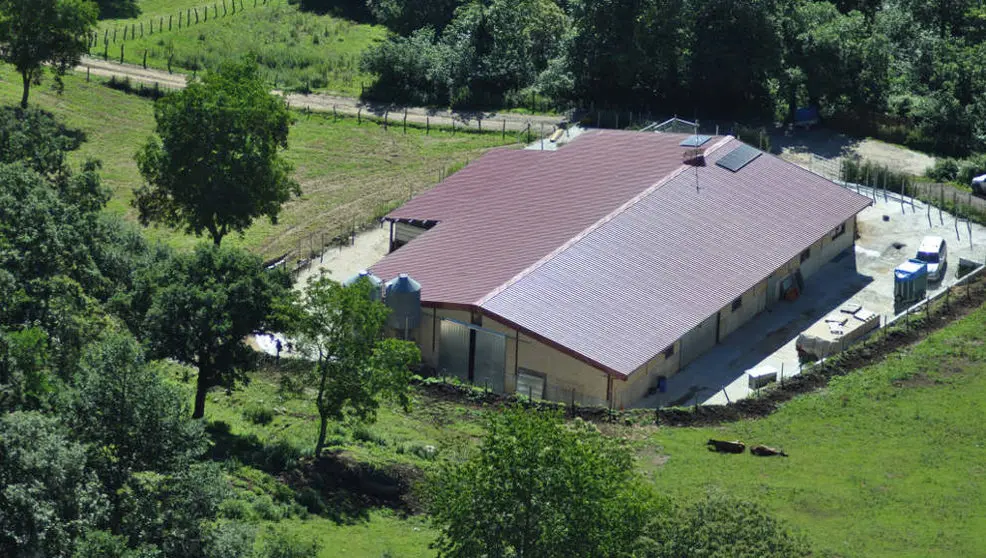 Ganadería Val del Mazo, propiedad de la diputada de Cs en el Parlamento de Cantabria, Marta García, cuyo marido ha sido denunciado por el Grupo de Acción Local Asón-Agüera-Trasmiera | Foto- Facebook