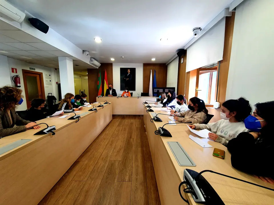 Los alumnos del colegio Pintor Escudero Espronceda visitan el Ayuntamiento