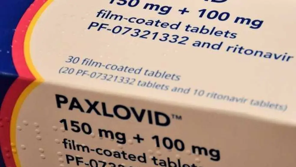  Caja del medicamento Paxlovid contra el Covid-19, que se administra vía oral