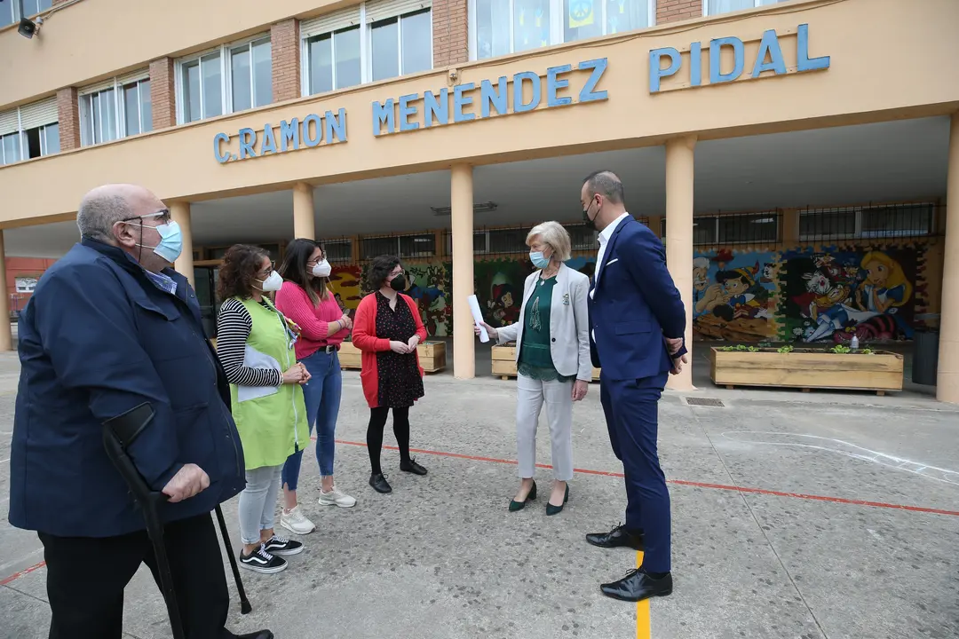 La Consejera De Educaci&oacute;n Y Formaci&oacute;n Profesional, Marina Lomb&oacute;, Visita El CEIP Ram&oacute;n Men&eacute;ndez Pidal