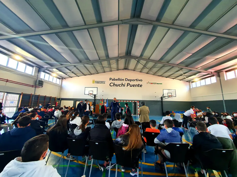 El IES Miguel Herrero de Torrelavega, bautizado con el nombre de Chuchi Puente, profesor del centro m&aacute;s de 30 a&ntilde;os