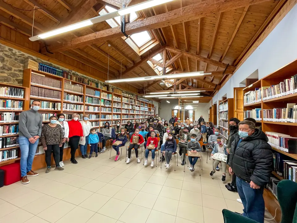 Entrega de premios del concurso escolar de redacci&oacute;n