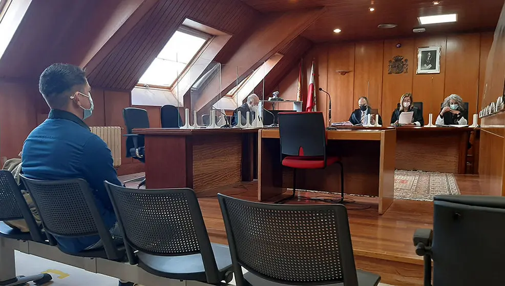 Acusado de abusar de una menor de 15 años y de su madre, en el juicio contra él en la Audiencia Provincial de Cantabria