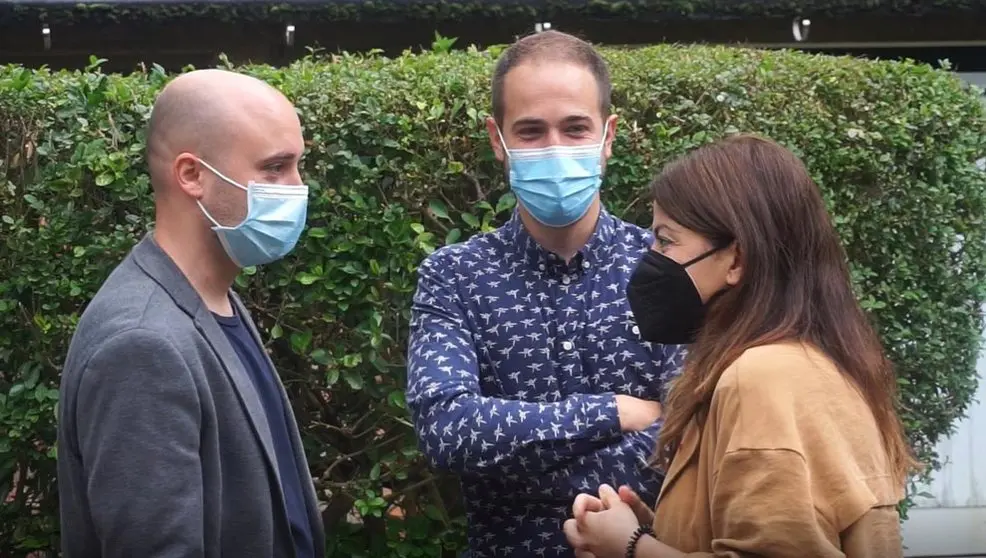 Los coordinadores de IU, Israel Ruiz Salmón, y Podemos, Luis del Piñal