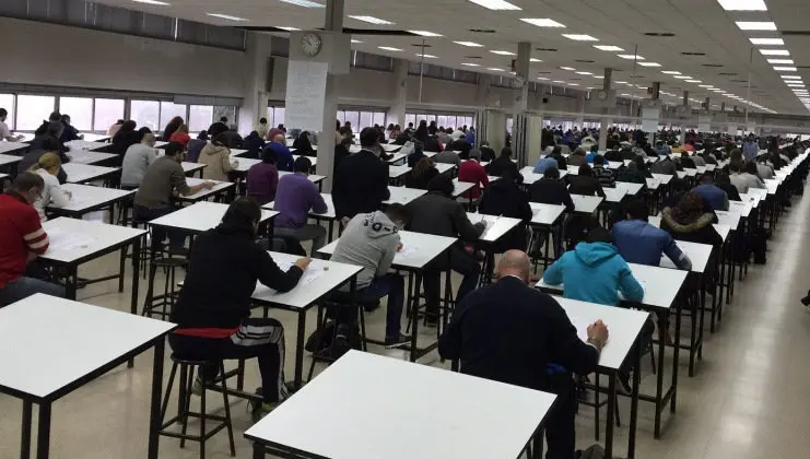 Los sindicatos quieren que se aclare cuanto antes la situación de los opositores docentes