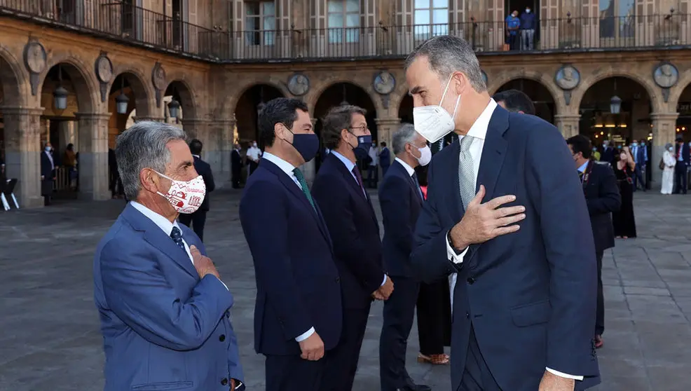 Revilla con el Rey en la Conferencia de Presidentes en Salamanca