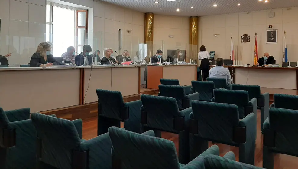 Juicio a los empleados de Santillana del Mar acusados de quedarse con dinero recaudado del parking municipal