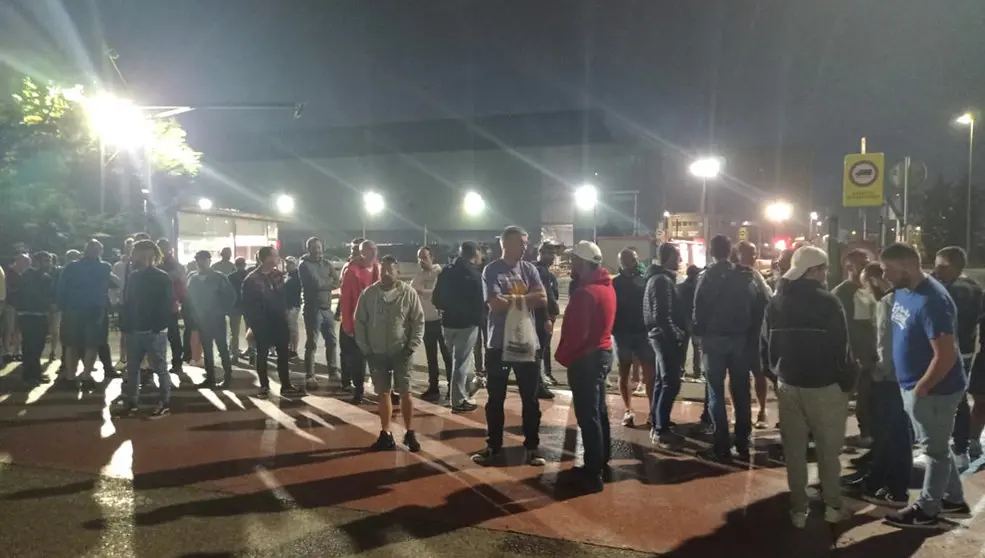 Piquete informativo en GSW con motivo de la huelga del metal