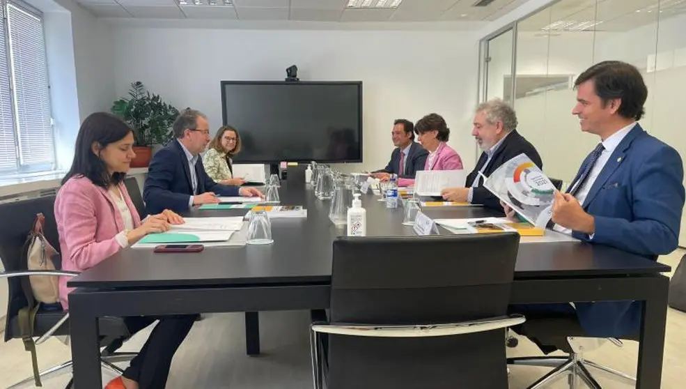 Imagen de una reunión de la Comisión de Transparencia y Buen Gobierno