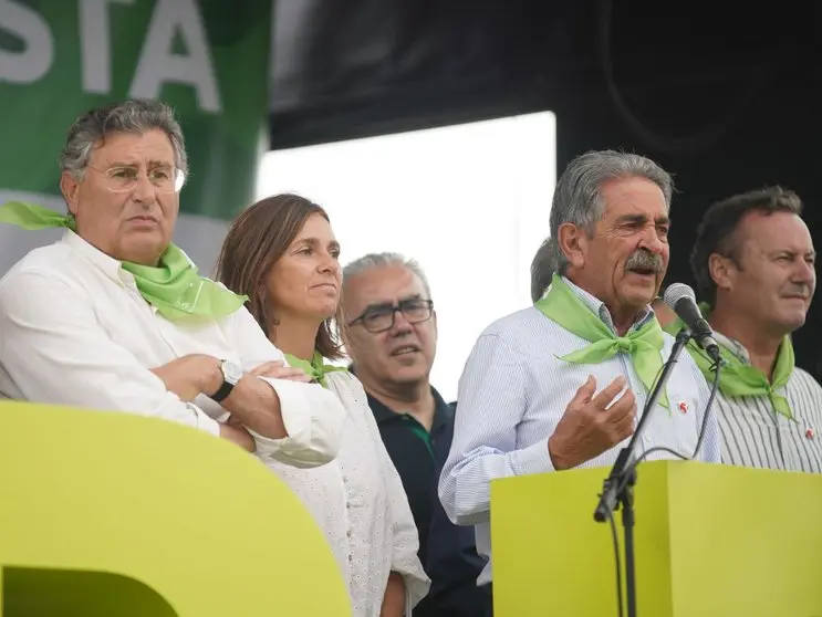 Revilla en la fiesta regioanalista
