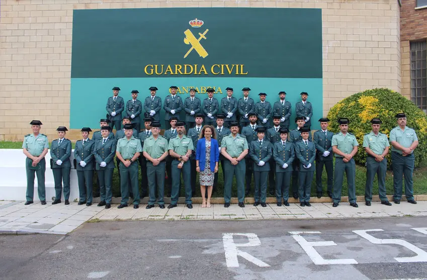 La delegada del Gobierno en Cantabria, Ainoa Quiñones, y el Coronel Jefe de la Guardia Civil, Antonio Jesús Orantos
