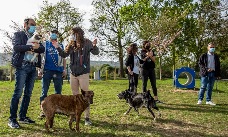 El concejal José Luis Urraca en el parque canino de Nueva Ciudad