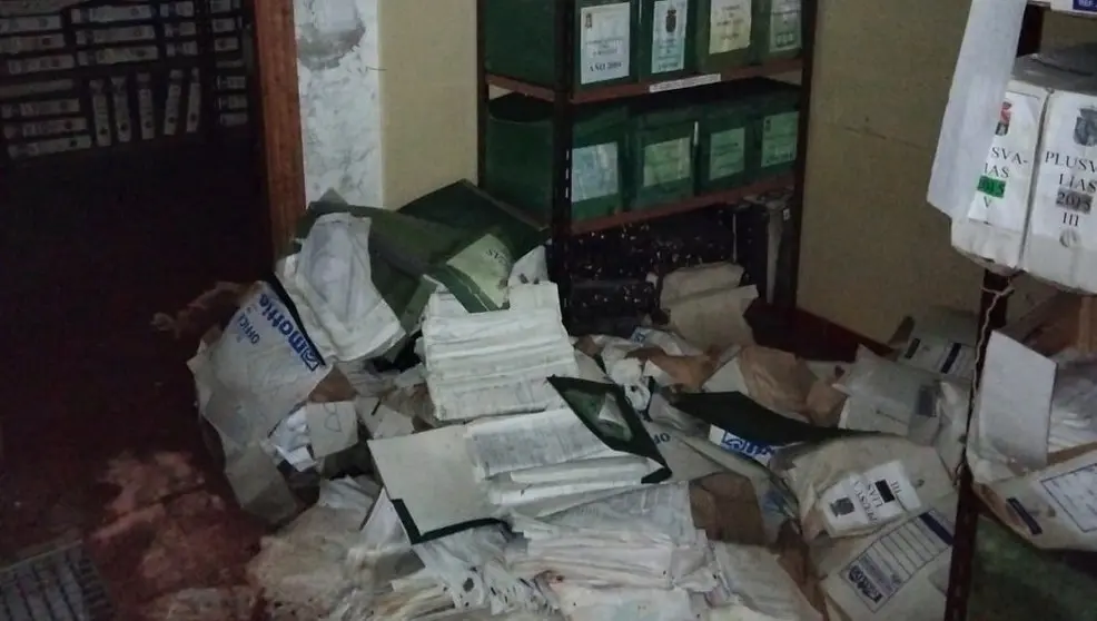 Estado del archivo municipal del Ayuntamiento de Santa María de Cayón
