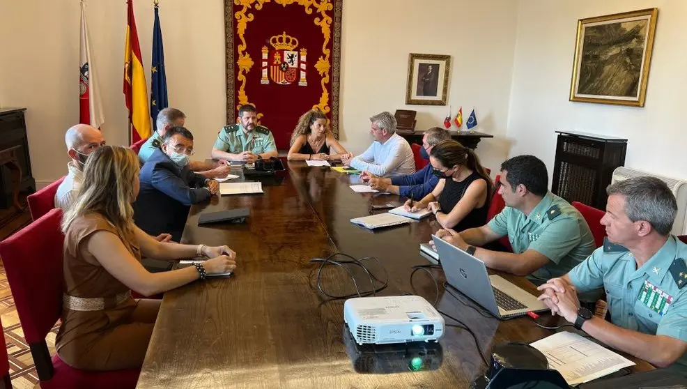 Reunión de los involucrados en el Plan Especial para el Desarrollo del Ocio para hacer balance de su primer mes de aplicación