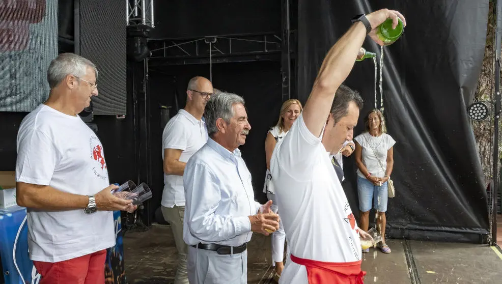 El presidente de Cantabria, Miguel Ángel Revilla, asiste a la celebración del XXI Día de la Sidra de Escalante