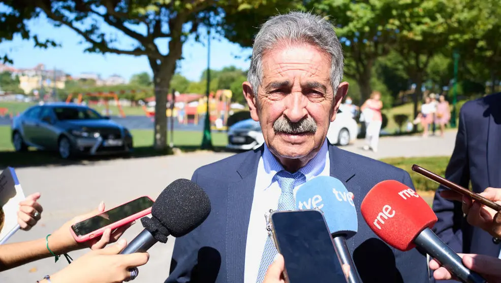 Miguel Ángel Revilla a su salida de la celebración del 90&ordm; aniversario de la Universidad Internacional Menéndez Pelayo