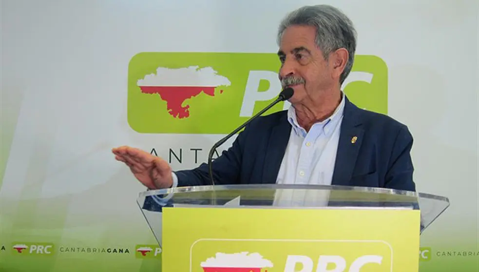 El líder del PRC, Miguel Ángel Revilla, en un acto de partido