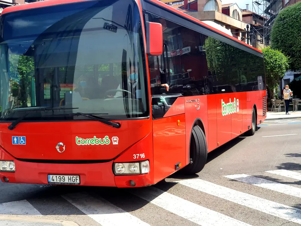 El autob&uacute;s municipal de Torrelavega, el Torreb&uacute;s