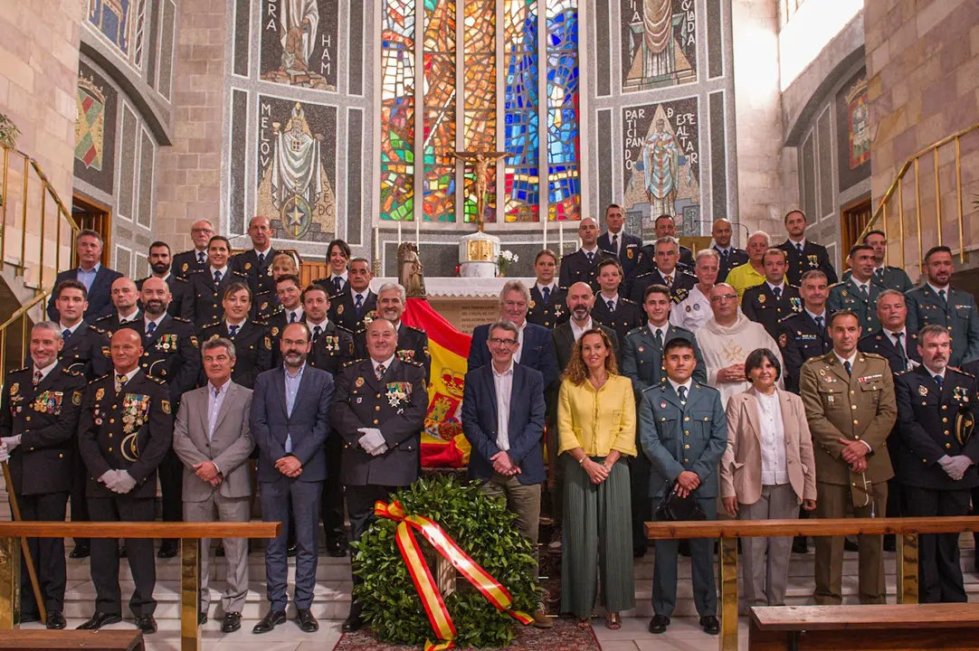 La Polic&iacute;a Nacional celebra en Torrelavega la fiesta de sus patronos los &Aacute;ngeles Custodios
