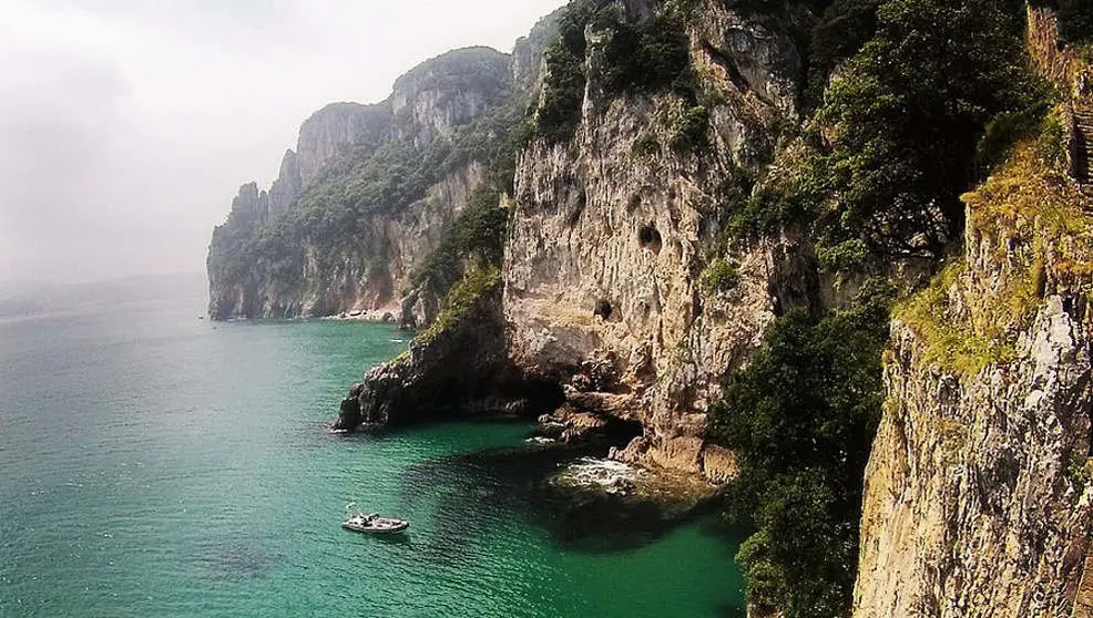 Acantilados del Monte Buciero en Santoña | Foto- Wikipedia