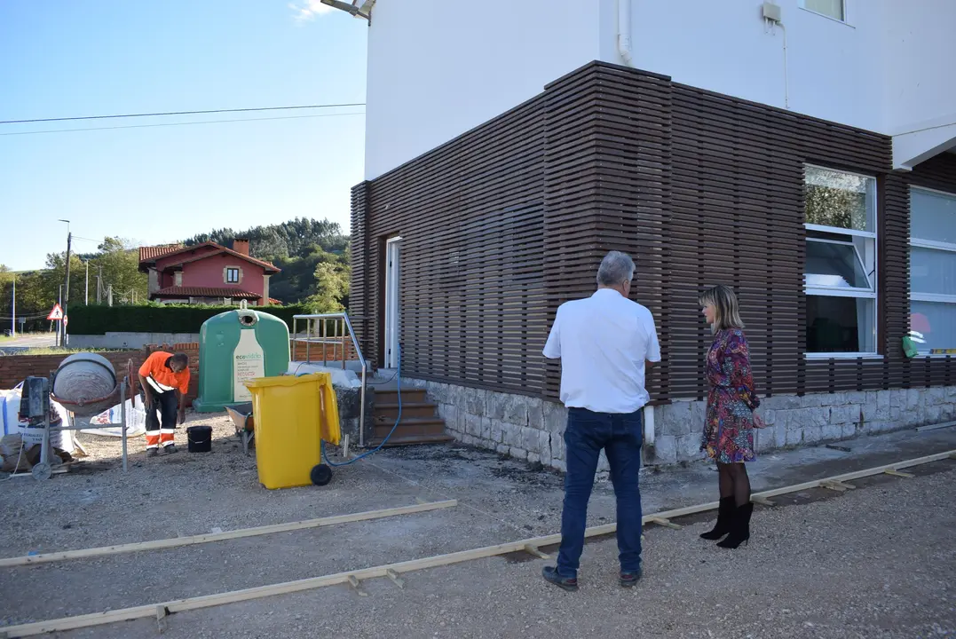 Visita a las obras del local municipal de Barcenilla
