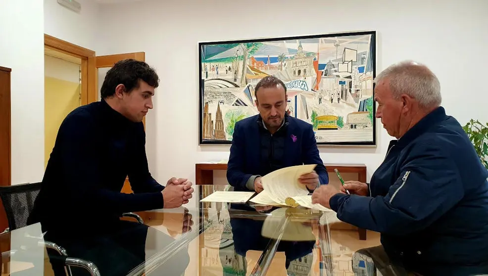 Firma del convenio con La Amistad