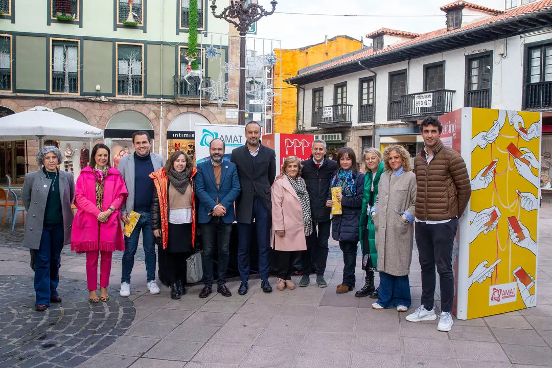 Inauguraci&oacute;n de la muestra de AMAT sobre los riesgos de algunas conductas en las redes sociales