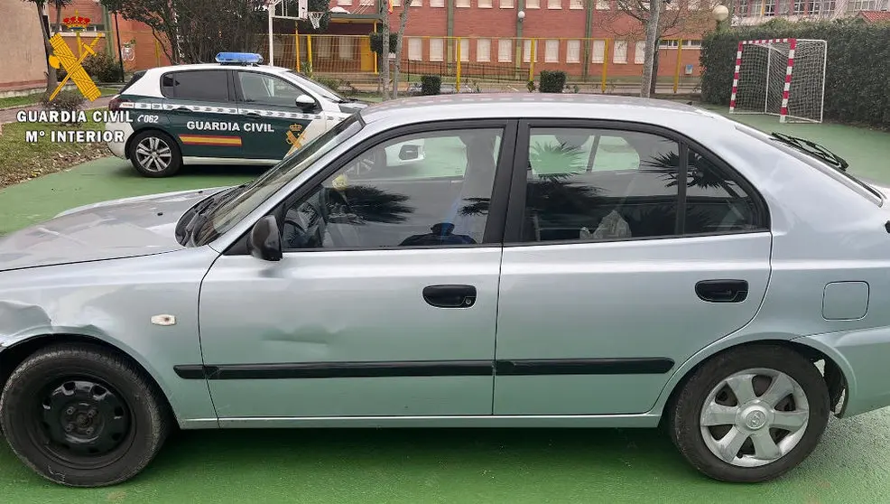 Vehículo dado a la fuga tras darle el alto en Revilla de Camargo