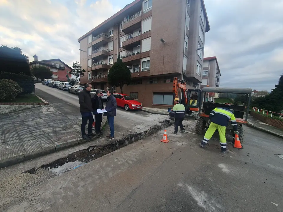 Obras de renovaci&oacute;n de la red de abastecimiento en la Avenida Fernando Arce