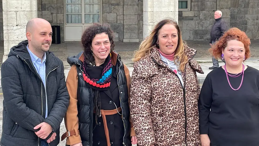 Imagen del canutazo de este viernes en el exterior del Parlamento | Foto- edc