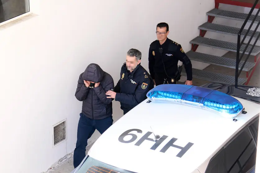 El jefe del Servicio de Carreteras de la Consejería de Obras Públicas, M. A. D. B., a su llegada al Complejo Judicial de Las Salesas