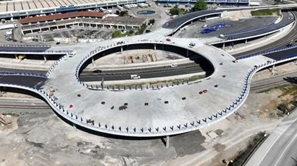 Vista aérea de las obras del nuevo enlace al Puerto de Santander desde la A-67