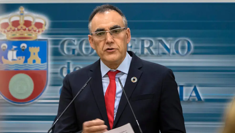 El consejero de Sanidad, Raúl Pesquera, en rueda de prensa