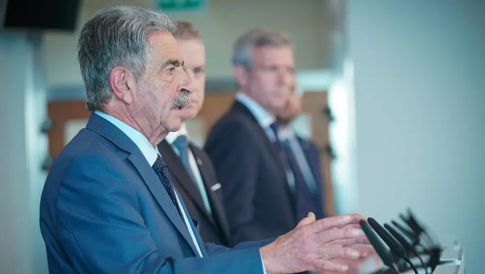 Miguel Ángel Revilla en una rueda de prensa