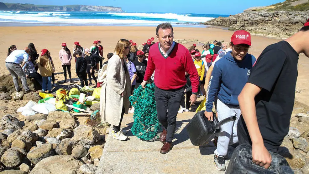 El proyecto Mares Circulares recoge más de 3.000 kilos de residuos en los últimos seis años en Cantabria