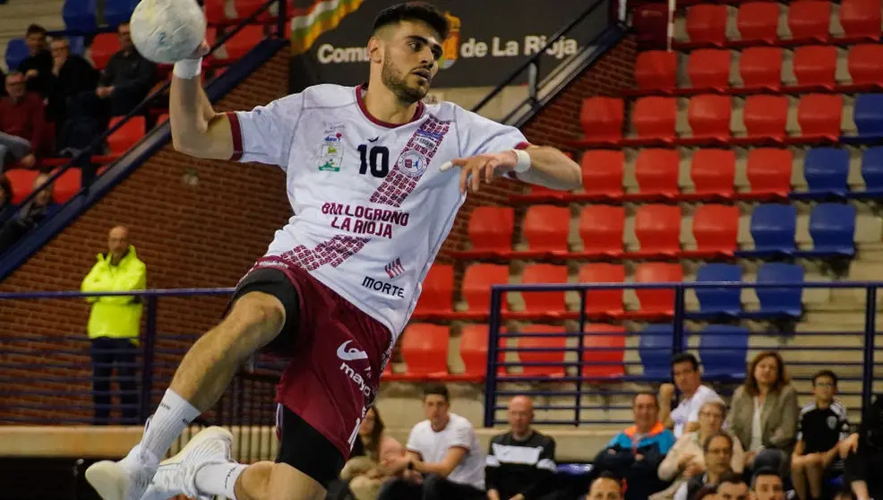 &Aacute;lex Rubi&ntilde;o ficha por el Bathco BM Torrelavega | Foto- Rodrigo del Pueyo:BM Logro&ntilde;o La Rioja
