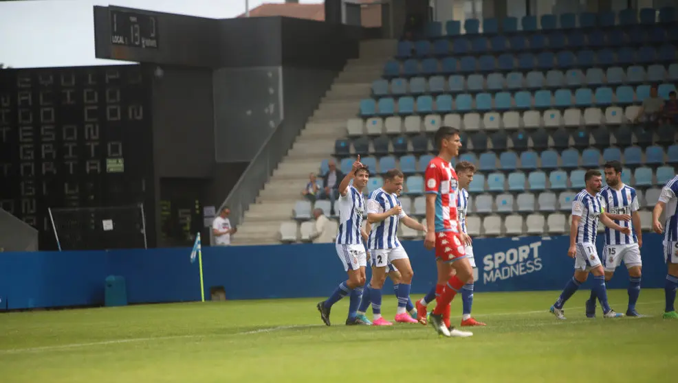 Altadil celebrando un gol en El Malec&oacute;n