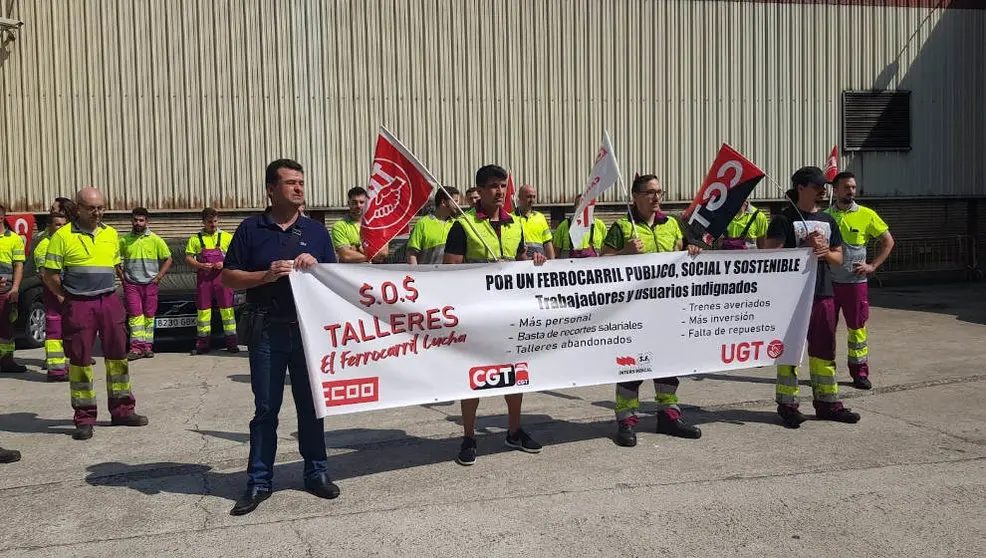 Concentraci&oacute;n de protesta de sindicatos de Renfe