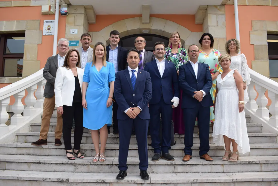 Miembros del equipo de Gobierno municipal de Pi&eacute;lagos