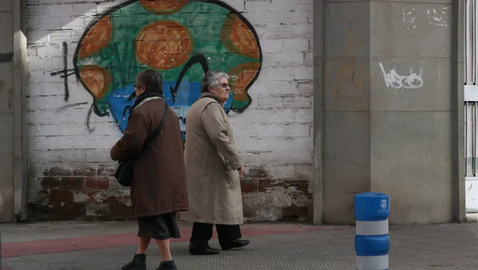 Se&ntilde;oras caminando