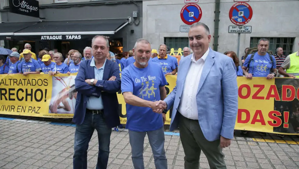 Imagen de la concentraci&oacute;n de AMA en la sede del Gobierno