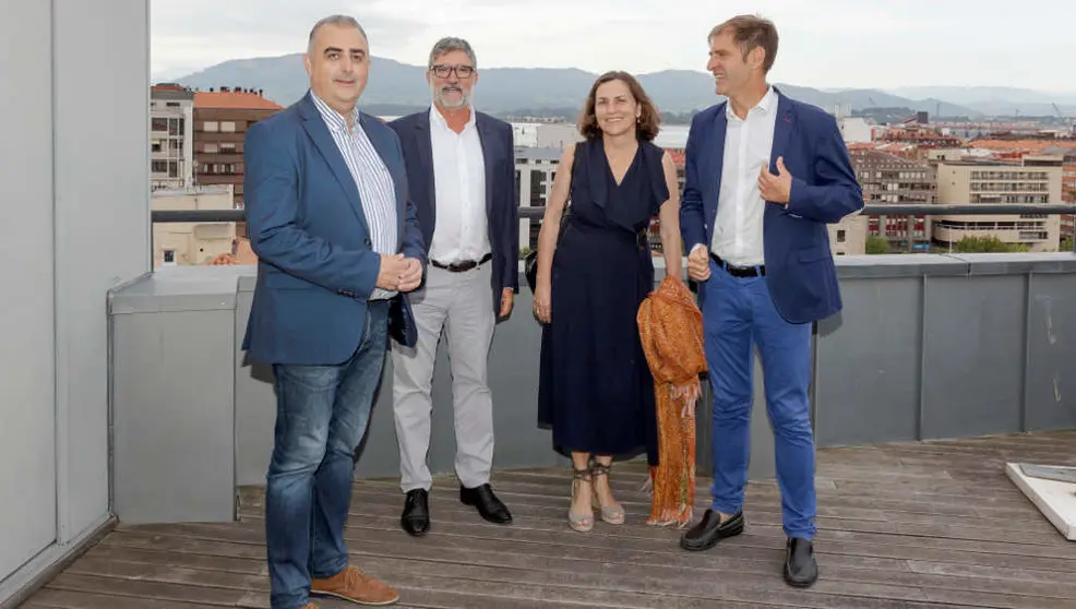 El consejero de Fomento, Ordenaci&oacute;n del Territorio y Medio Ambiente, Roberto Media, se re&uacute;ne con el presidente de CEOE, Enrique Conde y otros miembros de la patronal