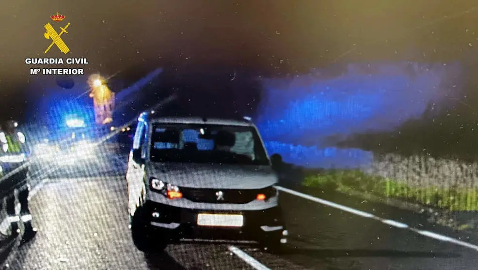 Investigado un conductor por abandonar su coche tras un accidente y dar positivo en alcohol y drogas