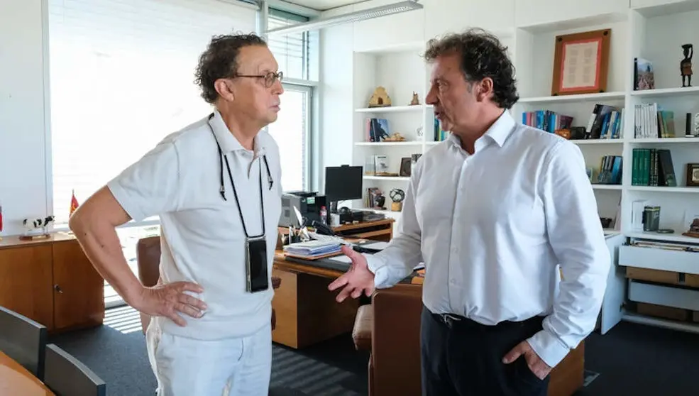 El consejero de Desarrollo Rural, Ganader&iacute;a, Pesca y Alimentaci&oacute;n, Pablo Palencia, recibe a los afectados por la Ley de Costas