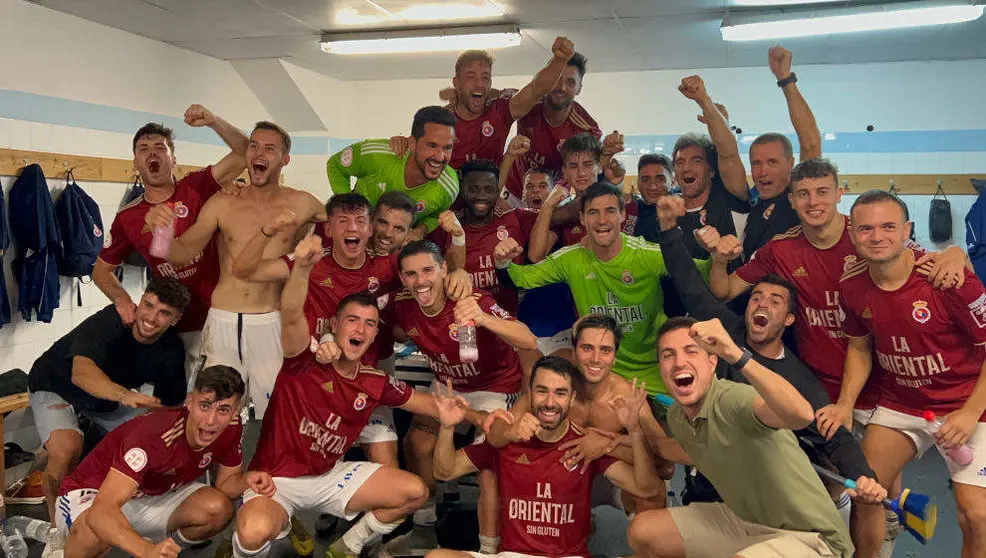 Celebraci&oacute;n del triunfo torrelaveguense en Avil&eacute;s