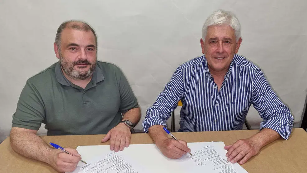 Juan Manuel Diez y Patricio Mart&iacute;nez firman su pacto de Gobierno el 16 de junio | Foto- PRC Ampuero