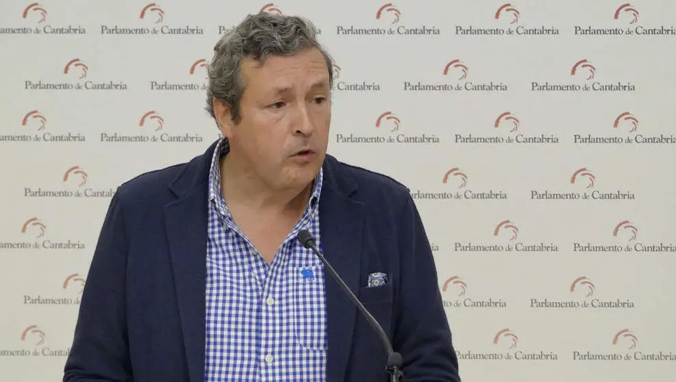 El diputado del PP en el Parlamento de Cantabria y senador auton&oacute;mico, &Iacute;&ntilde;igo Fern&aacute;ndez